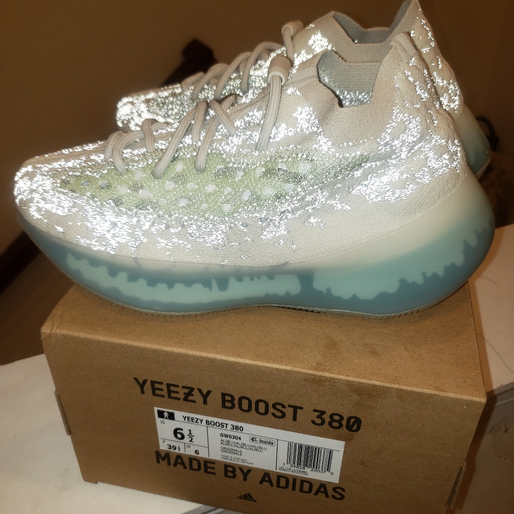 Yeezy Boost 380 - Picture 6 of 11